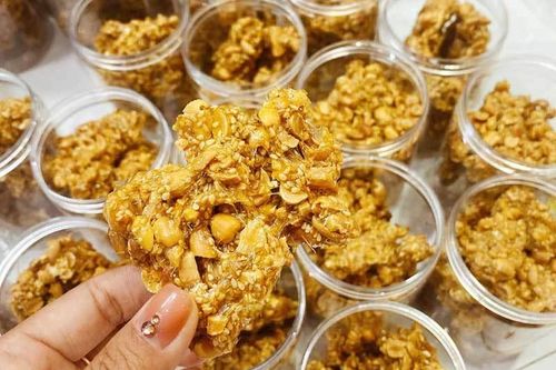Dân giàu thích cảnh nghèo, quà quê thơm lừng trong biệt thự triệu USD
