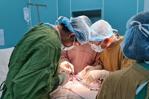 Nam thanh niên gãy 'của quý' vì tai nạn giao thông