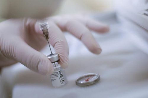 Lộ bằng chứng cơ quan quản lý thuốc EU bị ép phê duyệt vaccine Pfizer