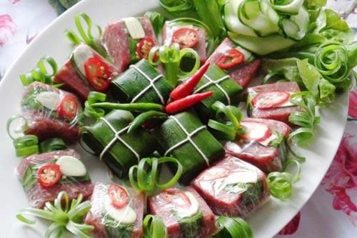Cách làm nem chua thịt bò lạ miệng thưởng thức ngày Tết