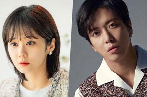 Jang Nara 'sánh đôi' cùng trai trẻ kém 8 tuổi trong phim ma hài mới