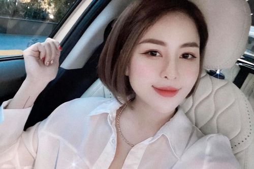 Hotgirl Trâm Anh khiến nhiều người 'đỏ mặt' khi diện quần siêu ngắn