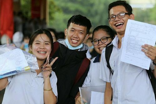 Một Đại học ở TP.HCM thưởng 15 triệu đồng cho sinh viên đạt điểm IELTS, TOEFL cao