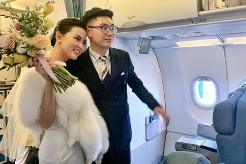 Hành trình đón dâu đặc biệt trên chuyến bay của Vietnam Airlines