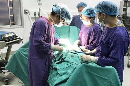 Dương vật bị hoại tử sau khi đi cắt bao quy đầu tại phòng khám tư