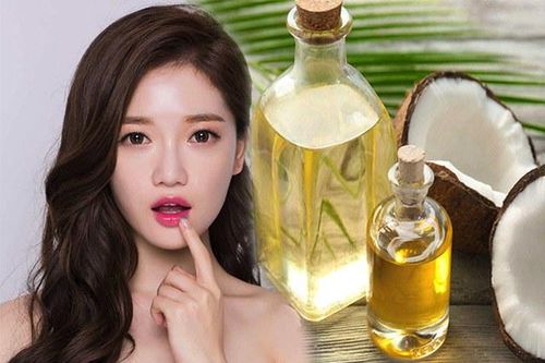 Tạm biệt đôi môi thâm, khô khốc với dầu dừa: dưỡng môi mềm mịn tại gia với giá rẻ bèo