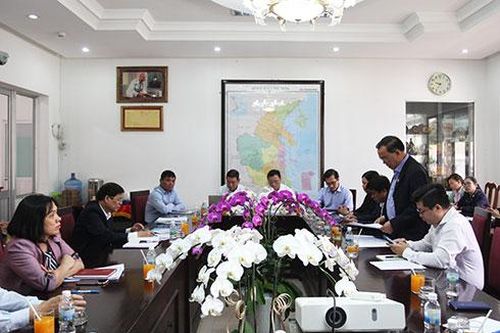 Chủ tịch UBND tỉnh Nguyễn Tấn Tuân làm việc với Trường Đại học Kinh tế TP. Hồ Chí Minh