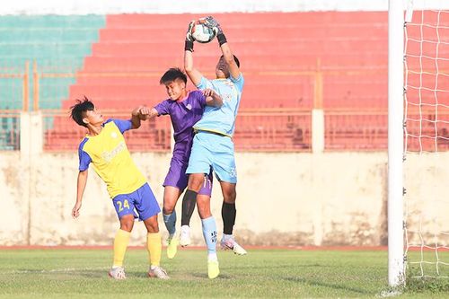 Vòng loại bảng D, giải bóng đá U19 quốc gia: Thế trận giằng co