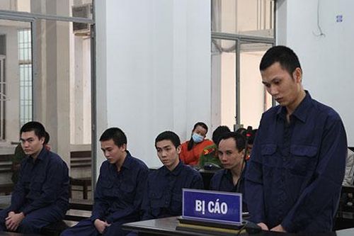 Rủ nhau đi đánh trả thù, 5 thanh niên lãnh án