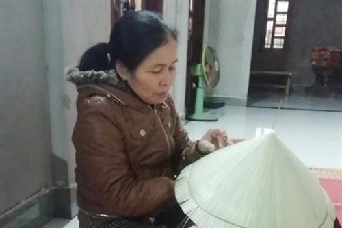 Tần tảo nuôi con ăn học nên người
