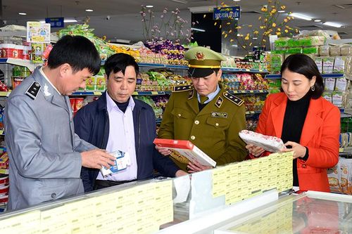 Tổ chức kiểm tra an toàn thực phẩm dịp Tết Nguyên đán
