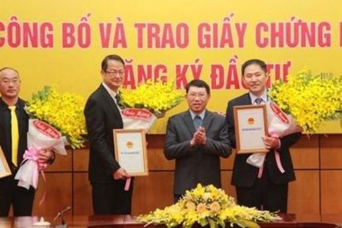 Trao giấy chứng nhận đầu tư 4 dự án FDI với tổng giá trị 570 triệu USD