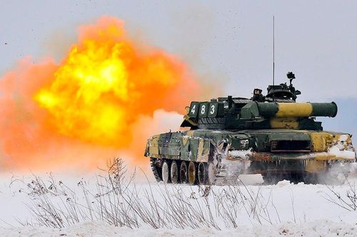 Tăng T-80 nã pháo 125 ly diệt mục tiêu trong 70 giây ở bãi tập Golovenki