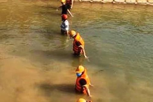Nghệ An: Tìm thấy thi thể của nam sinh lớp 3 sau 2 ngày tìm kiếm