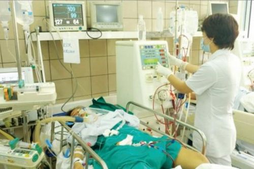 Đừng để ngộ độc rượu làm hỏng ngày Xuân