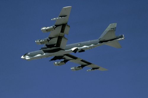 Iran ra cảnh báo sắc lạnh nhắm vào 'pháo đài bay' B-52 Mỹ