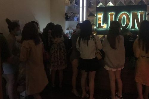 Phát hiện 5 nữ nhân viên dương tính ma túy trong karaoke không phép