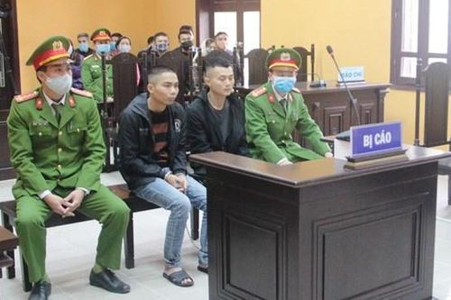 Hai đối tượng tàng trữ 'hàng cấm' lĩnh án