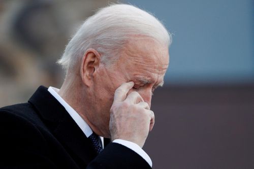 Ông Biden rơi lệ tạm biệt quê nhà để tới Washington