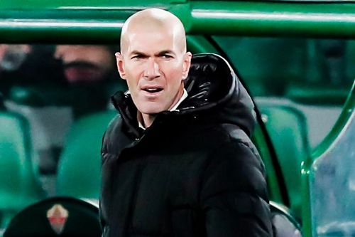 Zidane lên tiếng về vụ Jovic rời Real