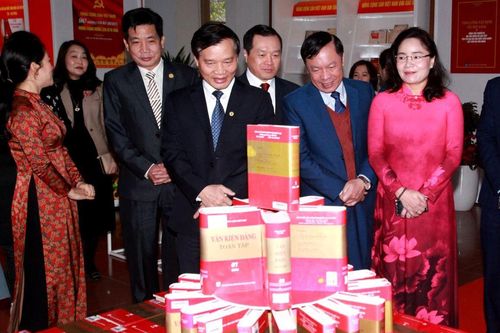 Triển lãm tư liệu: 'Đảng Cộng sản Việt Nam - Sáng mãi niềm tin'