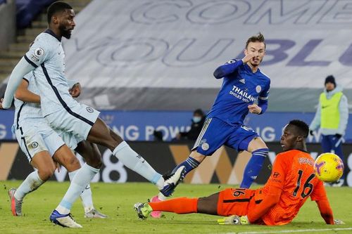 Hạ Chelsea 2-0, Leicester tạm chiếm ngôi đầu