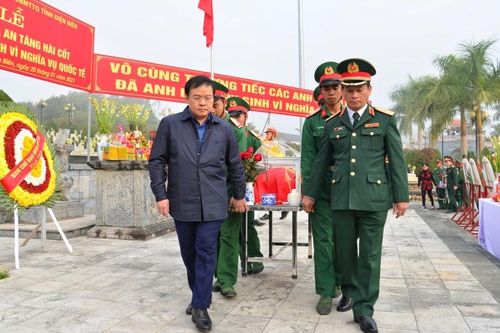 Truy điệu, an táng 13 hài cốt liệt sĩ quân tình nguyện Việt Nam