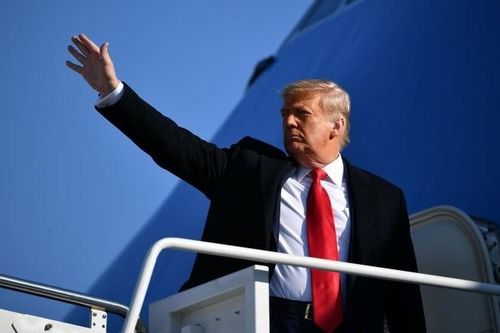 Ngày tại chức cuối cùng, Tổng thống Trump tiếp tục ban hành lệnh cấm, tự hào về bản thân