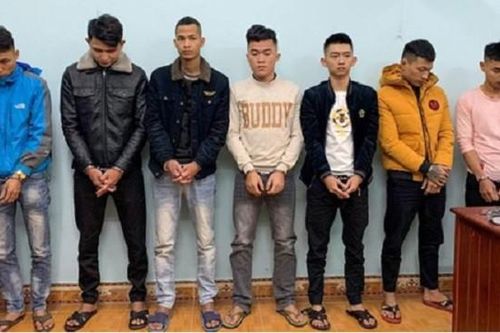 Khởi tố bị can, bắt tạm giam 7 người về tội đánh bạc, bắt giữ người trái pháp luật và cướp tài sản