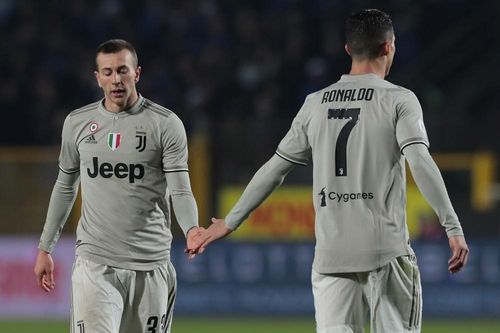 Juventus muốn tống khứ đối tác của Ronaldo