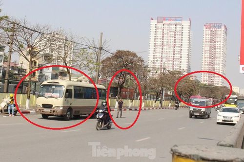 Tận thấy bến cóc, xe dù náo loạn đường phố Hà Nội