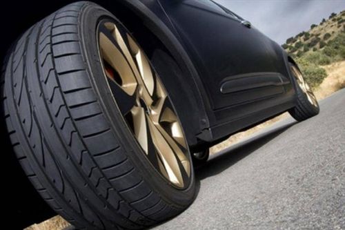 5 phụ kiện ô tô không nên lãng phí tiền để lắp đặt