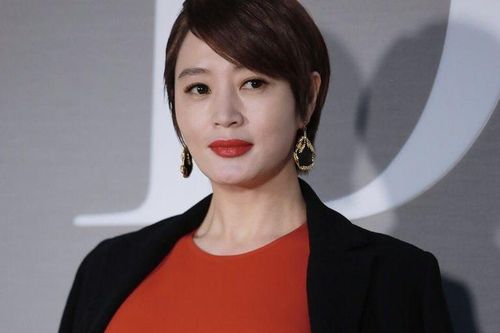 Màn tái xuất đáng mong đợi của 'ảnh hậu' Kim Hye-soo