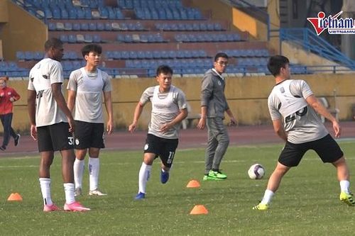 Thành Lương 'e ngại' tất cả các cầu thủ Bình Dương