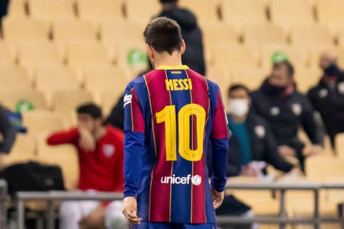 Messi bị treo giò 2 trận vì thẻ đỏ