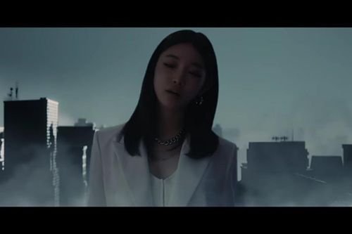 Không màu mè sặc sỡ, Chungha phát hành MV 'chốt sổ' trước khi tung full album đầu tay
