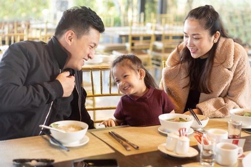 Hình ảnh xinh xắn của con gái Lam Trường khiến cư dân mạng xuýt xoa: 'Hotgirl tương lai đây rồi'