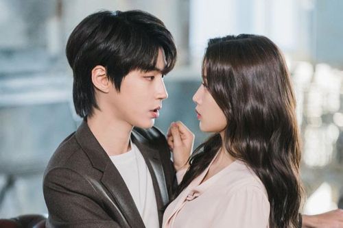 Loạt ảnh 'cẩu lương' ngọt ngào của nữ chính True Beauty và nam thần Hwang In Yeop