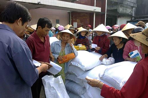 Hỗ trợ gạo cho huyện Mường Lát để thực hiện công phát triển rừng