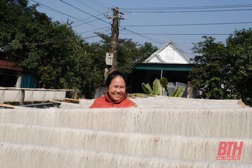 Làng nghề miến gạo Thăng Long tất bật vào Tết