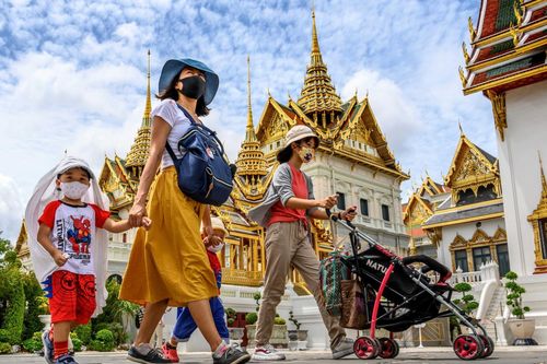 Hứng đợt dịch mới, Thái Lan phát 7 tỷ USD tiền mặt cho dân