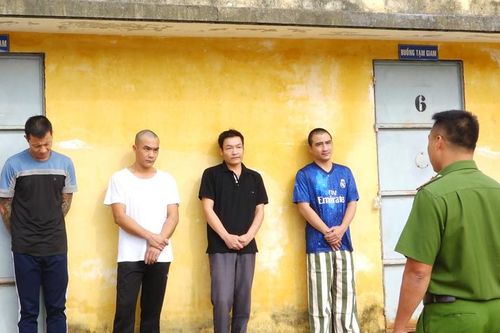 Di Linh: Bắt và vận động đầu thú 5 đối tượng có lệnh truy nã