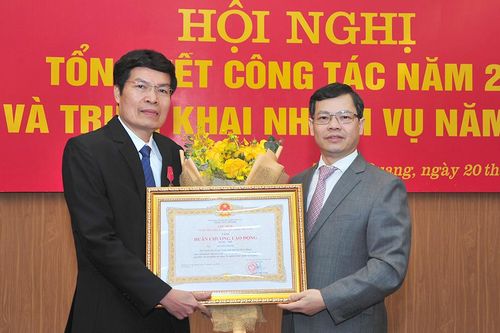 Chủ tịch UBND tỉnh Nguyễn Văn Sơn: Văn phòng UBND tỉnh cần nâng cao kỷ cương, trách nhiệm, chuyên nghiệp, hiện đại và hiệu quả