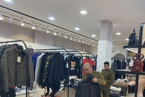 Quảng Ninh: Nguyen Pham Store bán hàng nghi nhập lậu