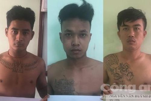 Muốn hát nhưng phải đợi lâu, nhóm thanh niên chém chủ quán nhập viện