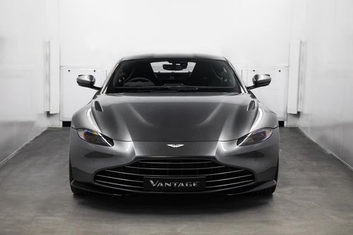 Mẫu lưới tản nhiệt mới của Aston Martin Vantage