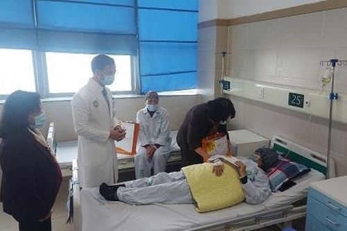Phó Chủ tịch nước Đặng Thị Ngọc Thịnh dự Xuân Yêu thương tại BV Bạch Mai