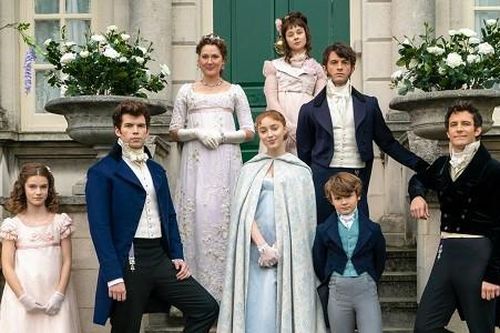 Chân dung gia đình thượng lưu 'Bridgerton' của Netflix: Trai thì xinh, gái thì đẹp!