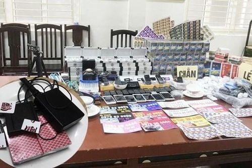 Hà Nội: Phát hiện kho thiết bị cờ bạc bịp