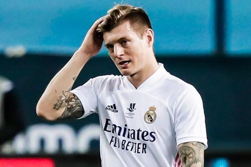 Real Madrid thua ngược đội hạng dưới dù chơi hơn người